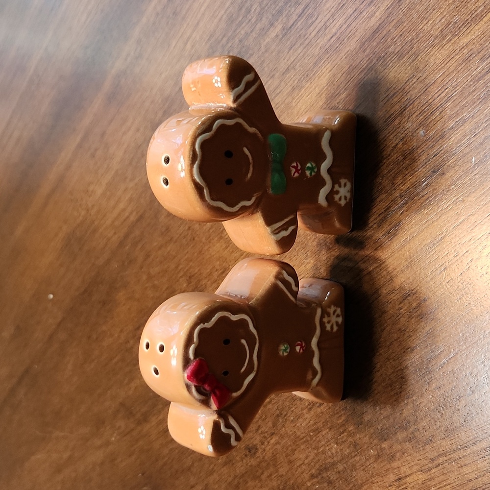 BOY AND GIRL SALT AND PEPPER
